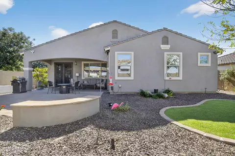 Exterior - 984 E Rojo Way, Gilbert, AZ 85297 photo 6 of 9