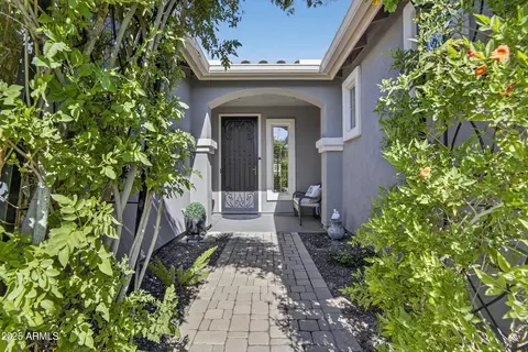Exterior - 984 E Rojo Way, Gilbert, AZ 85297 photo 2 of 9