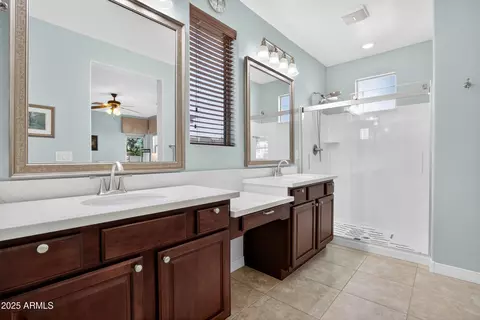 Bath - 984 E Rojo Way, Gilbert, AZ 85297 photo 2 of 4