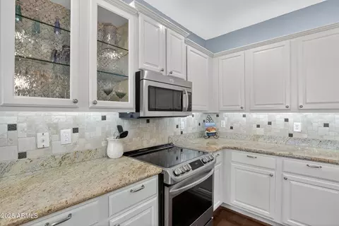 Kitchen - 984 E Rojo Way, Gilbert, AZ 85297 photo 2 of 3