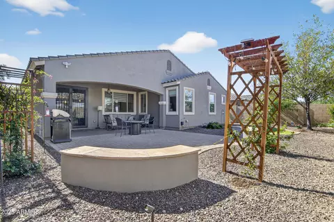 Exterior - 984 E Rojo Way, Gilbert, AZ 85297 photo 5 of 9