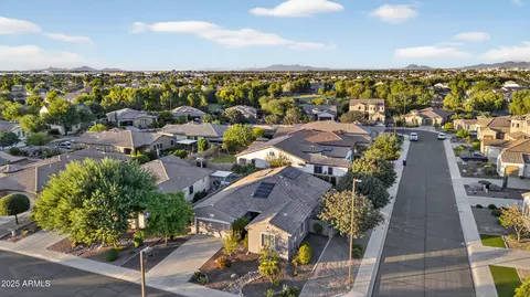 View/Area - 984 E Rojo Way, Gilbert, AZ 85297 photo 3 of 14