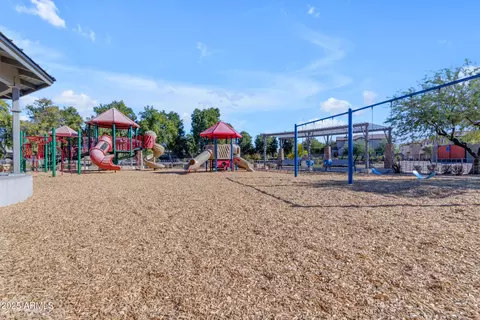 View/Area - 984 E Rojo Way, Gilbert, AZ 85297 photo 5 of 14