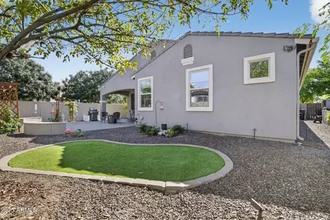 Exterior - 984 E Rojo Way, Gilbert, AZ 85297 photo 7 of 9