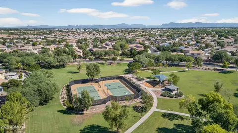View/Area - 984 E Rojo Way, Gilbert, AZ 85297 photo 4 of 14