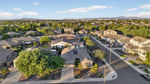 View/Area - 984 E Rojo Way, Gilbert, AZ 85297 photo 2 of 14