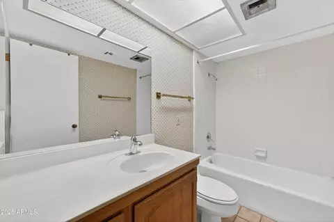Bath - 6508 N 5th Ave, Phoenix, AZ 85013 photo 1 of 3