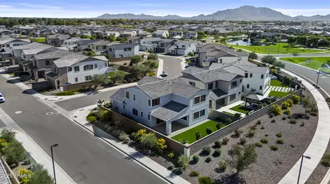 View/Area - 5274 S Cobblestone St, Gilbert, AZ 85298 photo 4 of 13