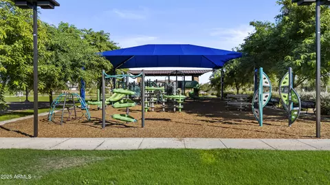 View/Area - 5274 S Cobblestone St, Gilbert, AZ 85298 photo 10 of 13