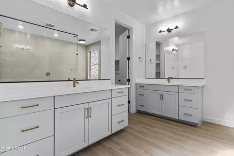 Bath - 5274 S Cobblestone St, Gilbert, AZ 85298 photo 4 of 6