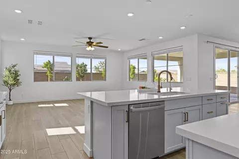 Kitchen - 5274 S Cobblestone St, Gilbert, AZ 85298 photo 3 of 3