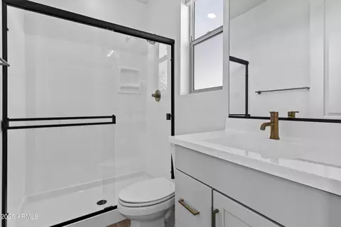 Bath - 5274 S Cobblestone St, Gilbert, AZ 85298 photo 1 of 6