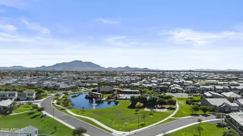 View/Area - 5274 S Cobblestone St, Gilbert, AZ 85298 photo 6 of 13