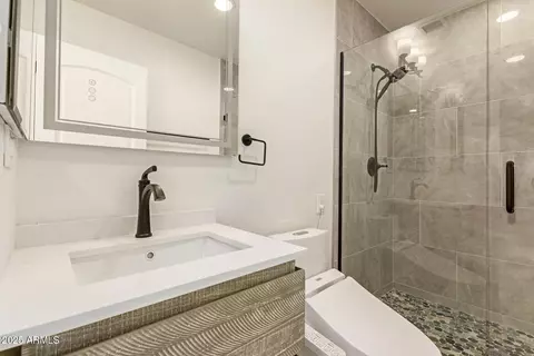 Bath - 3733 E Adobe Dr, Phoenix, AZ 85050 photo 6 of 8