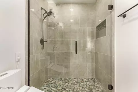 Bath - 3733 E Adobe Dr, Phoenix, AZ 85050 photo 7 of 8
