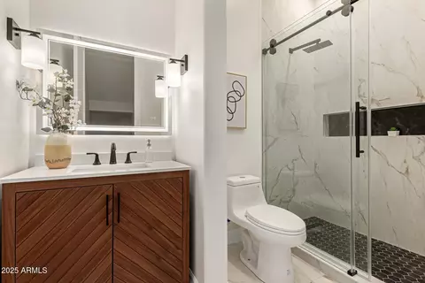 Bath - 3733 E Adobe Dr, Phoenix, AZ 85050 photo 4 of 8