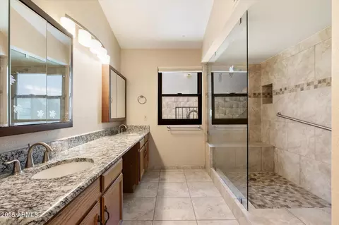 Bath - 61 E Dawn Dr, Tempe, AZ 85284 photo 1 of 2