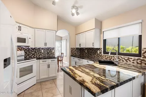Kitchen - 61 E Dawn Dr, Tempe, AZ 85284 photo 1 of 3
