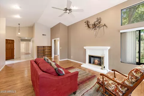 Living - 61 E Dawn Dr, Tempe, AZ 85284 photo 2 of 3
