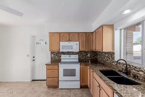 Kitchen - 2145 E Betty Elyse Ln, Phoenix, AZ 85022 photo 2 of 2