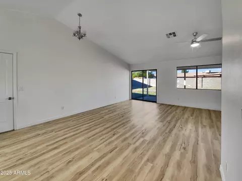 Living - 690 E Osage Ave, Apache Junction, AZ 85119 photo 2 of 4