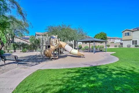 Exterior - 4026 E Melinda Ln, Phoenix, AZ 85050 photo 8 of 8