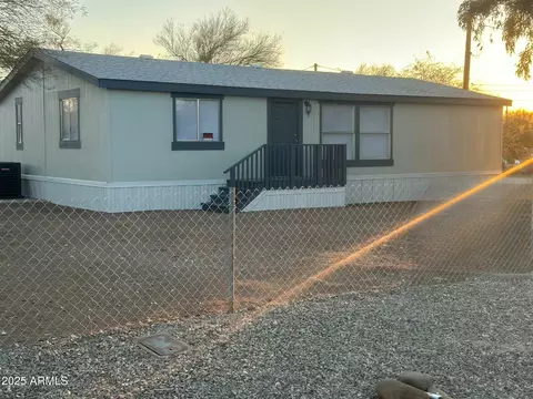 19741 E Indian Hills Dr, Black Canyon City, AZ 85324