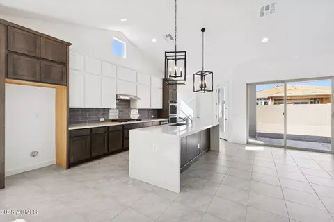 1110 W J Waltz Way, Apache Junction, AZ 85120 photo 2