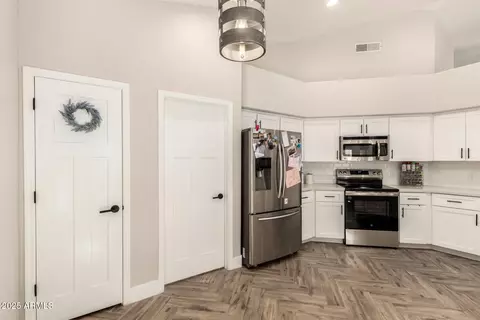 Kitchen - 6409 E Redmont Dr, Mesa, AZ 85215 photo 3 of 4
