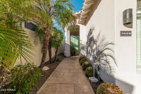 7538 E Tuckey Ln, Scottsdale, AZ 85250
