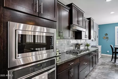 Kitchen - 3728 E Narrowleaf Dr, Gilbert, AZ 85298 photo 6 of 7
