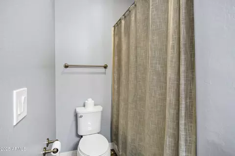 Bath - 3728 E Narrowleaf Dr, Gilbert, AZ 85298 photo 3 of 6