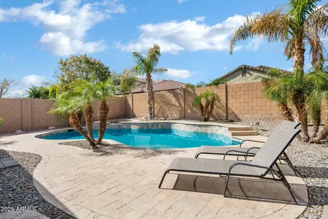 Exterior - 3728 E Narrowleaf Dr, Gilbert, AZ 85298 photo 5 of 8