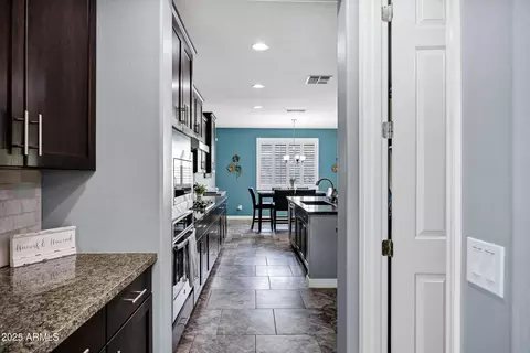 Entry Way - 3728 E Narrowleaf Dr, Gilbert, AZ 85298 photo 6 of 8