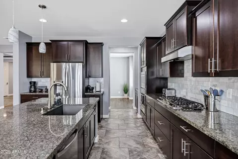 Kitchen - 3728 E Narrowleaf Dr, Gilbert, AZ 85298 photo 3 of 7