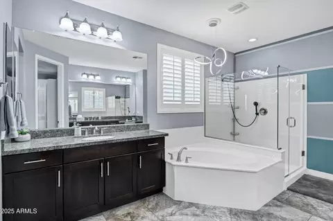 Bath - 3728 E Narrowleaf Dr, Gilbert, AZ 85298 photo 4 of 6