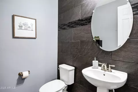 Bath - 3728 E Narrowleaf Dr, Gilbert, AZ 85298 photo 1 of 6