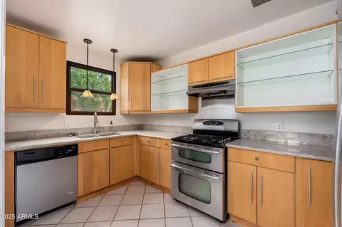 Kitchen - 4305 N 9th Ave, Phoenix, AZ 85013 photo 1 of 2