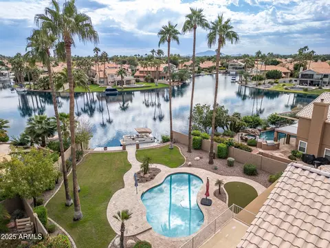 919 S Paradise Dr, Gilbert, AZ 85233