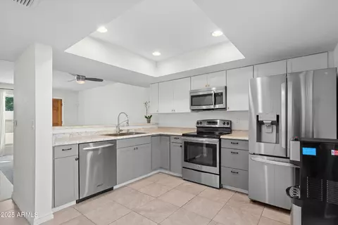 2802 E Beck Ln #2, Phoenix, AZ 85032