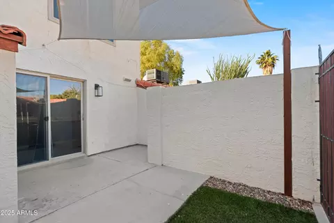 Exterior - 2802 E Beck Ln #2, Phoenix, AZ 85032 photo 2 of 5