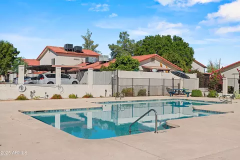 Exterior - 2802 E Beck Ln #2, Phoenix, AZ 85032 photo 5 of 5