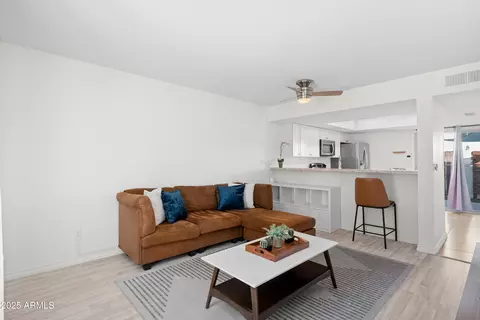 Living - 2802 E Beck Ln #2, Phoenix, AZ 85032 photo 2 of 3