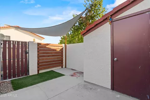 Exterior - 2802 E Beck Ln #2, Phoenix, AZ 85032 photo 3 of 5