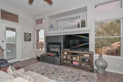 Living - 8540 E Mcdowell Rd #55, Mesa, AZ 85207 photo 5 of 8