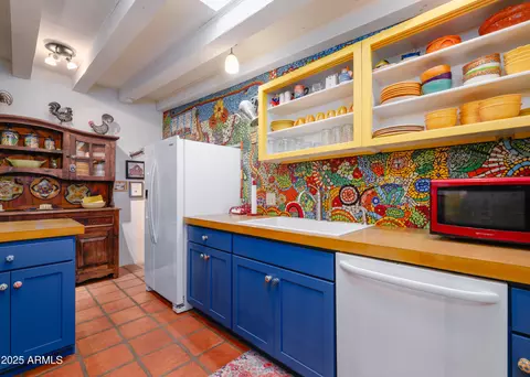 Kitchen - 3121 N 27th St, Phoenix, AZ 85016 photo 3 of 4