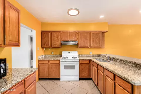 Kitchen - 3417 E Yale St, Phoenix, AZ 85008 photo 4 of 5