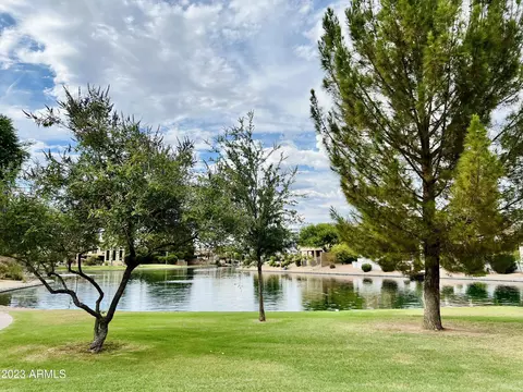 492 E Rainbow Dr, Chandler, AZ 85249