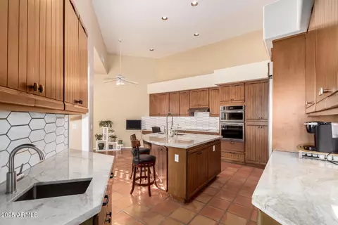 Kitchen - 31 W Beryl Ave, Phoenix, AZ 85021 photo 2 of 5