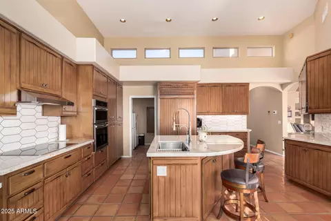 Kitchen - 31 W Beryl Ave, Phoenix, AZ 85021 photo 3 of 5